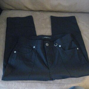 NWOT Simon Chang Black Capri Pants Size 0 Stretchy